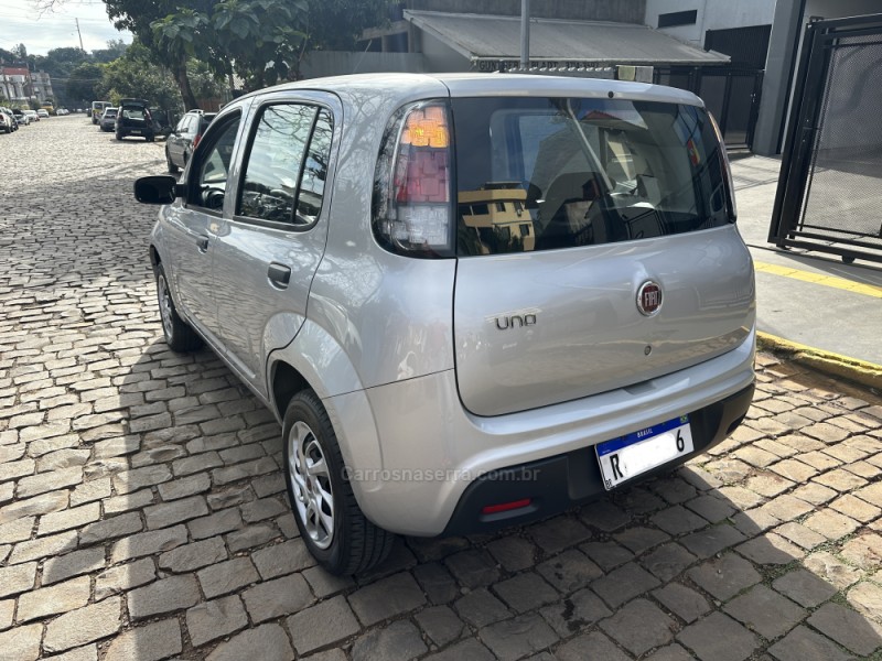 UNO 1.0 EVO ATTRACTIVE 8V FLEX 4P MANUAL - 2021 - LAJEADO