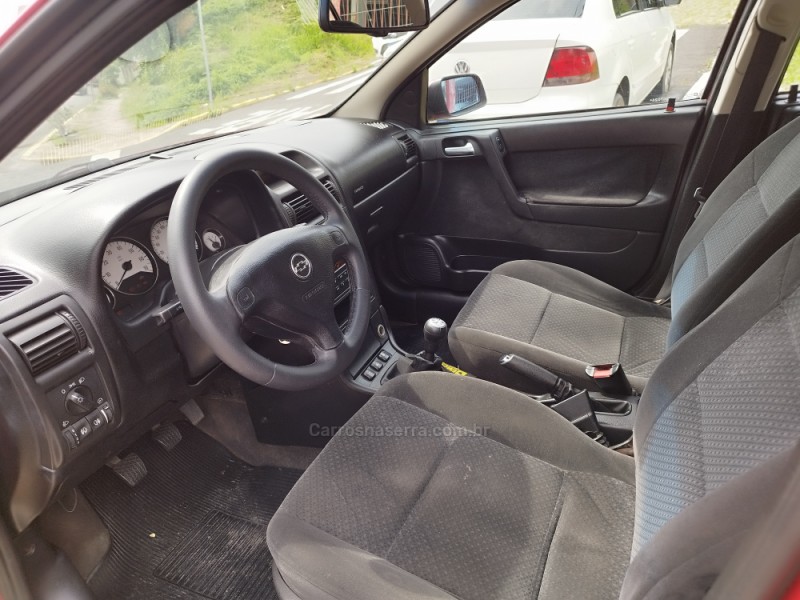 ASTRA 2.0 MPFI ADVANTAGE PLUS 8V FLEX 4P MANUAL - 2010 - FARROUPILHA