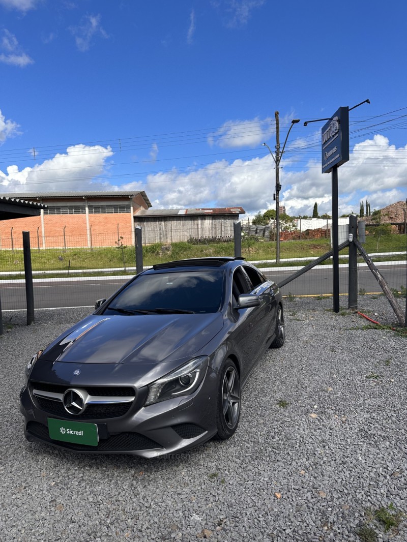 CLA 200 1.6 URBAN 16V FLEX 4P AUTOMÁTICO - 2015 - FARROUPILHA