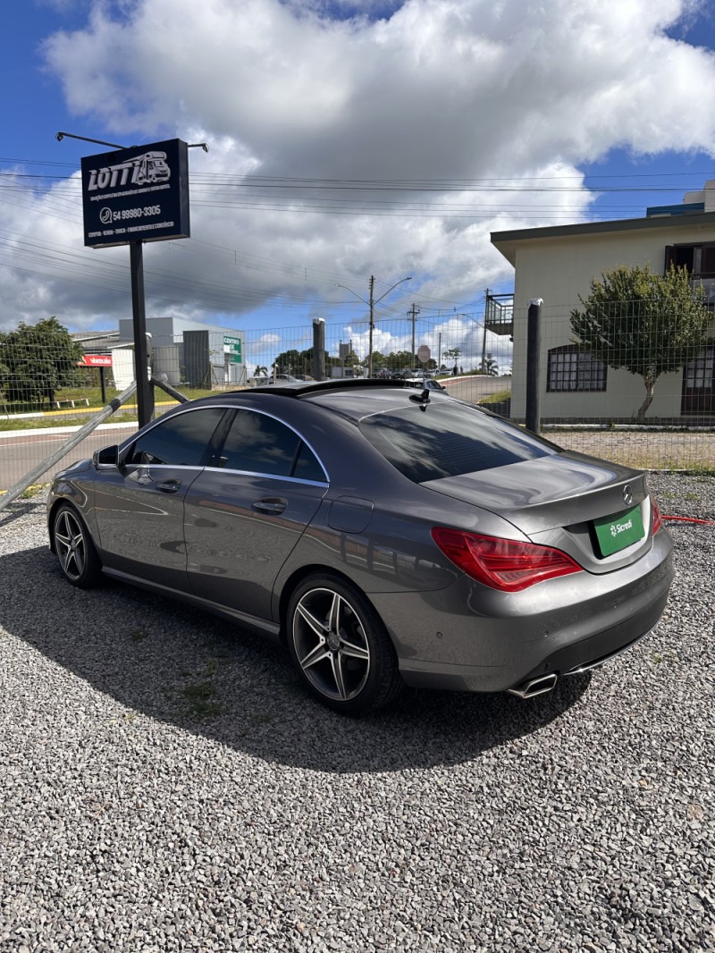 CLA 200 1.6 URBAN 16V FLEX 4P AUTOMÁTICO - 2015 - FARROUPILHA