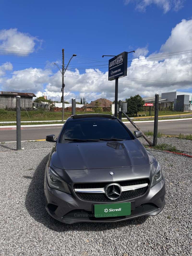 CLA 200 1.6 URBAN 16V FLEX 4P AUTOMÁTICO - 2015 - FARROUPILHA