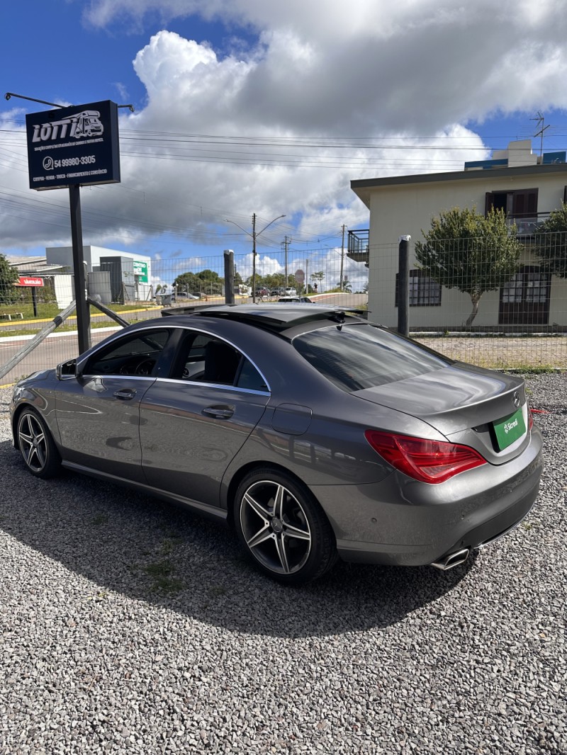 CLA 200 1.6 URBAN 16V FLEX 4P AUTOMÁTICO - 2015 - FARROUPILHA