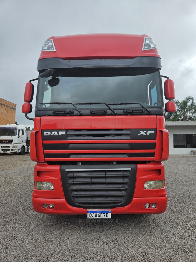 XF 105 DAF XF 105 FTS 460 8X2 - 2019 - FARROUPILHA