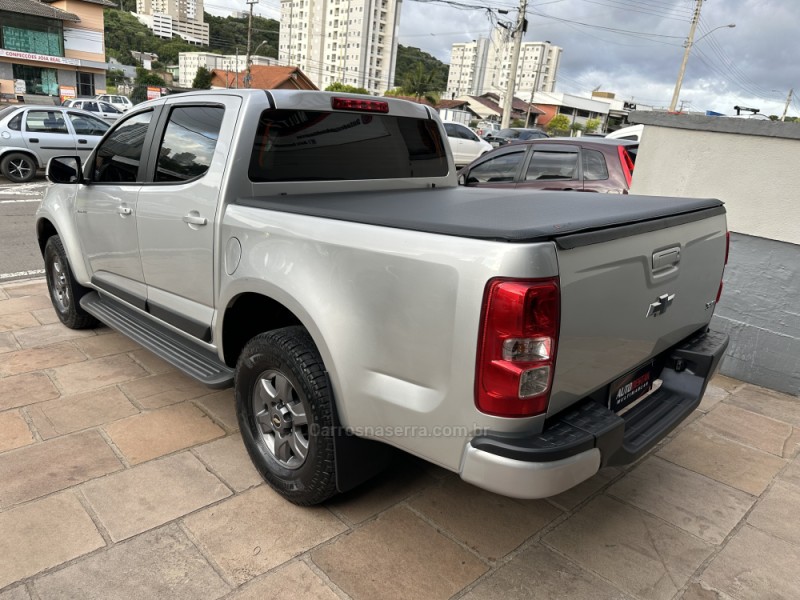 S10 2.4 MPFI ADVANTAGE 4X2 CD 8V FLEX 4P MANUAL - 2016 - CAXIAS DO SUL