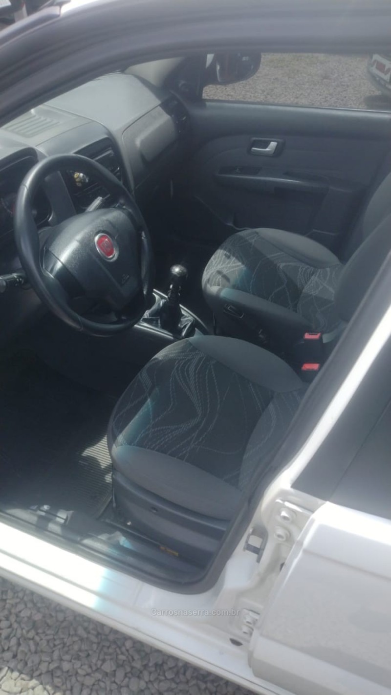 SIENA 1.0 MPI EL 8V FLEX 4P MANUAL - 2015 - CAXIAS DO SUL