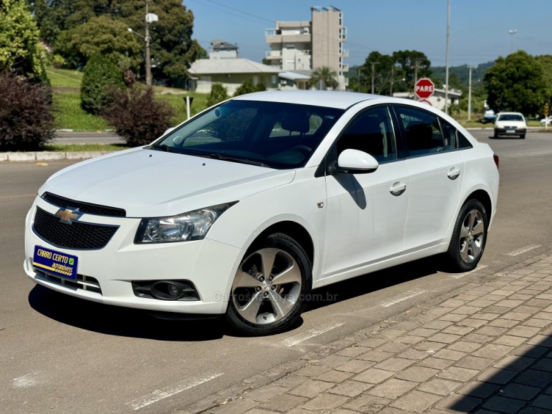 CRUZE 1.8 LT 16V FLEX 4P MANUAL - 2013 - NOVA PRATA